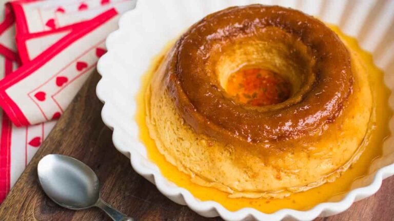 Prepare um delicioso pudim de pão caseiro