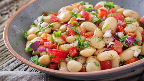 Saudável: Esta salada de feijão é muito saborosa e nutritiva