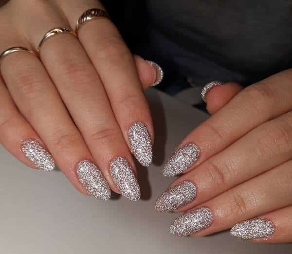 Unhas com glitter