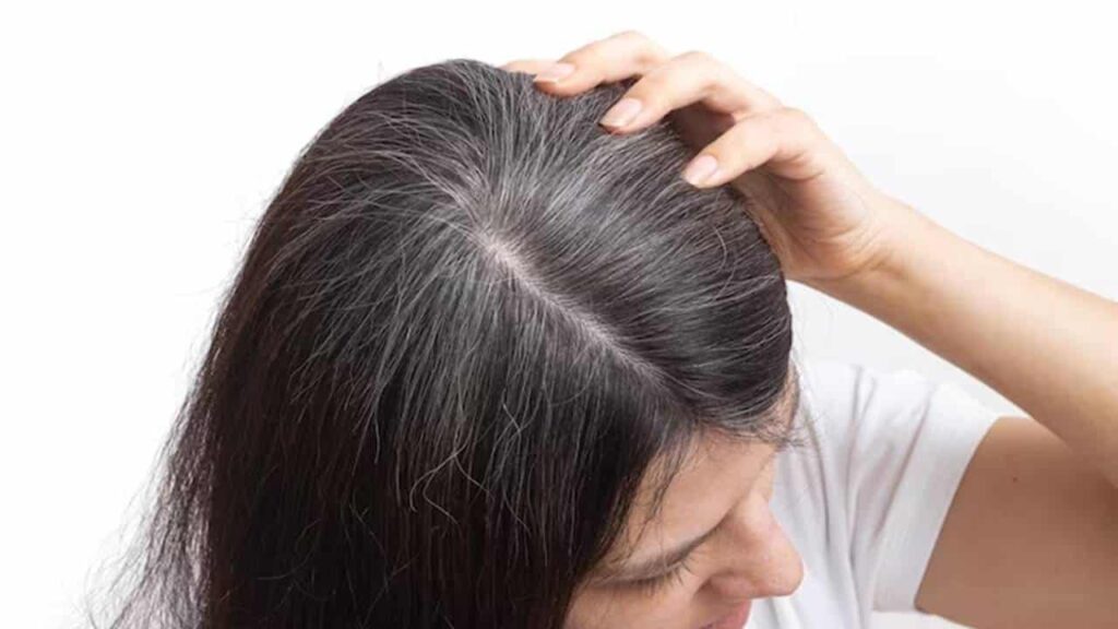 Tingir o cabelo naturalmente