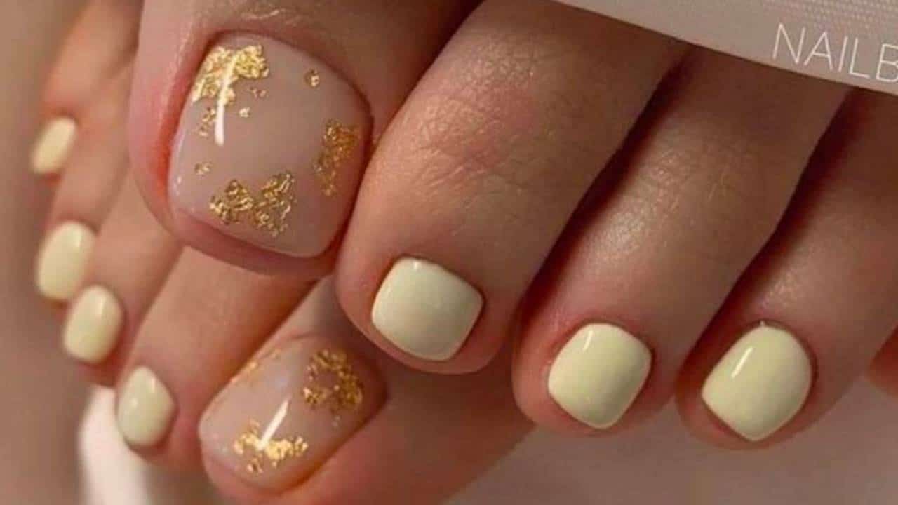 5 desenhos de unhas elegantes para mostrar os pés mais bonitos