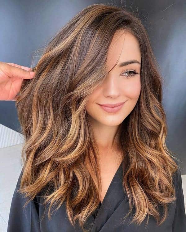 Cabelo caramelo dourado balayage