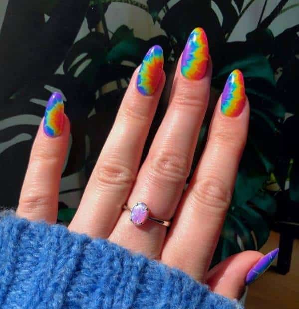 Colorido original tie dye nails