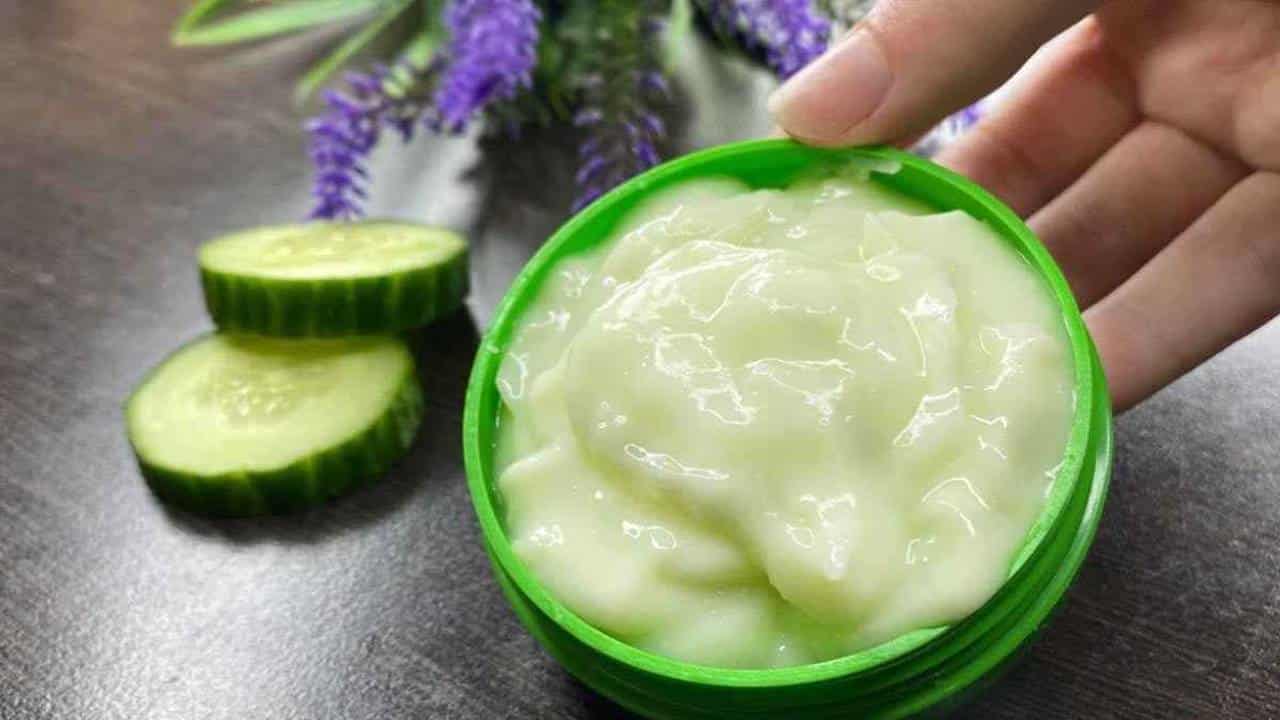 Creme caseiro de pepino para prevenir e eliminar rugas da pele