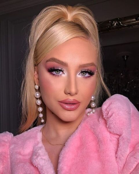 Como fazer uma maquiagem de Barbie - Beleza na Web