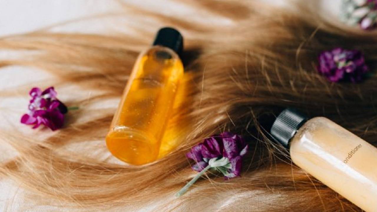 Faça um shampoo com 4 plantas cheias de VITAMINAS que fazem o cabelo crescer