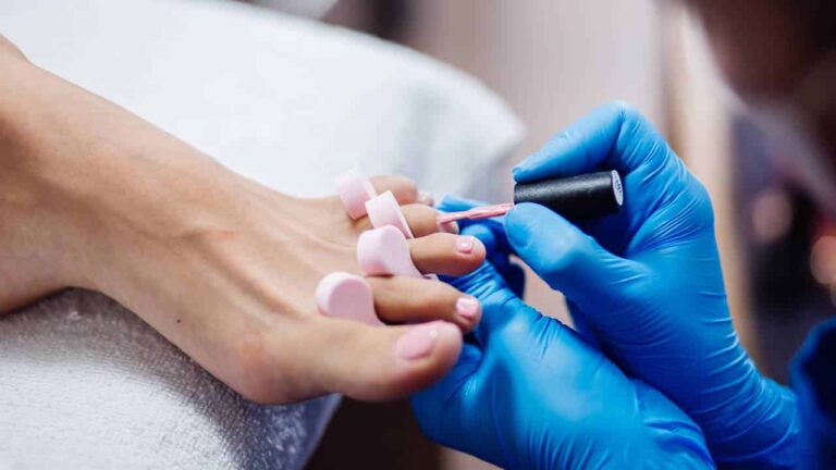 3 modelos de pedicure para ter as UNHAS mais bonitas