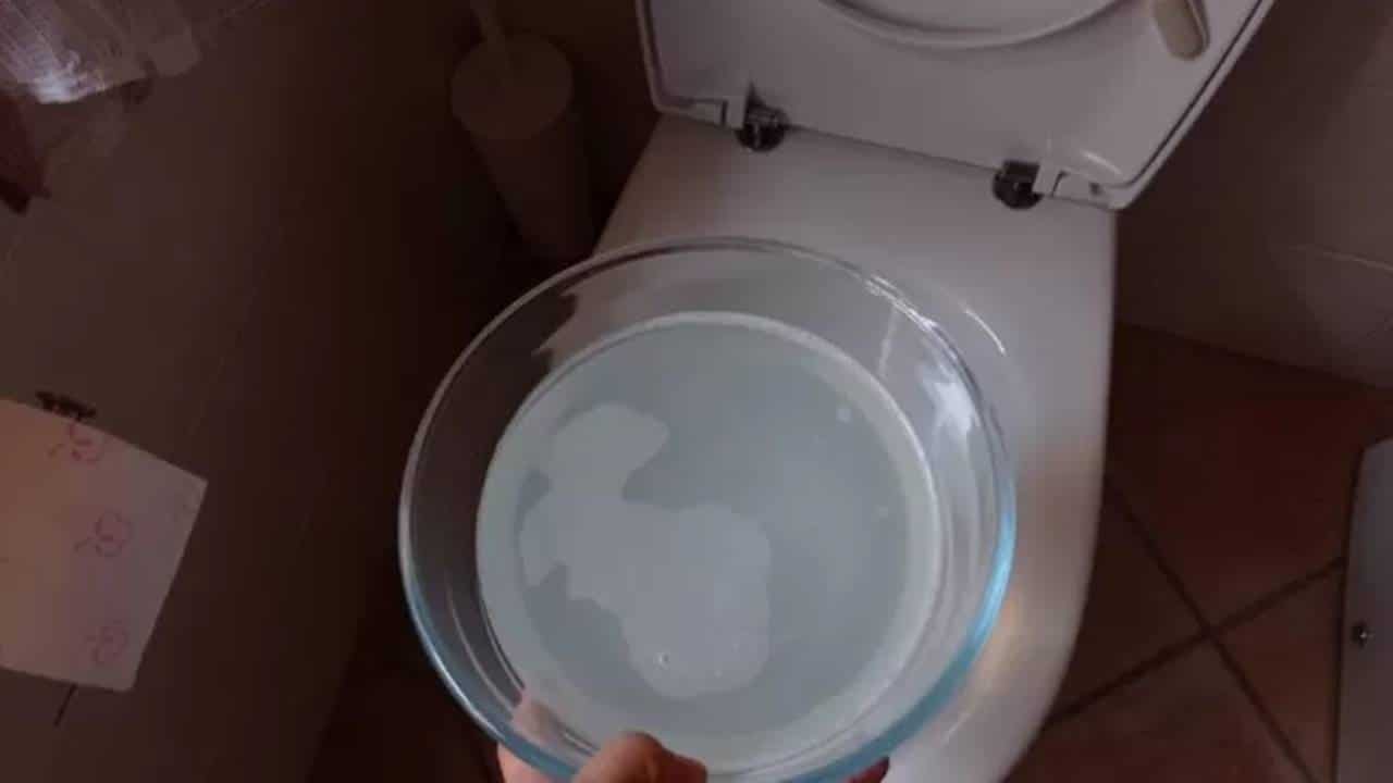 banheiro cheiro de urina do vaso sanitário