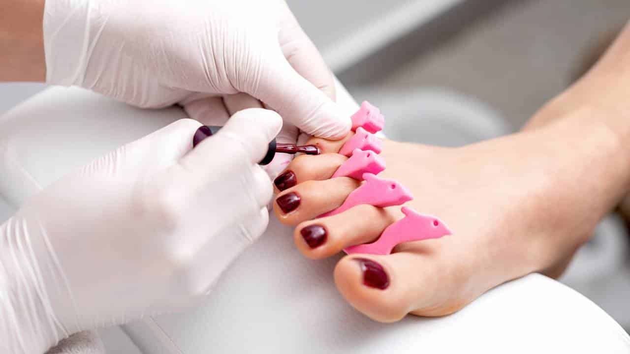 Pedicure dos sonhos: 3 modelos de unhas para ter pés PERFEITOS!