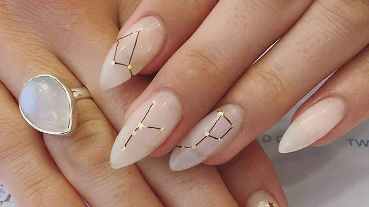 Unhas com constelações 3 designs para ter mãos lindas!