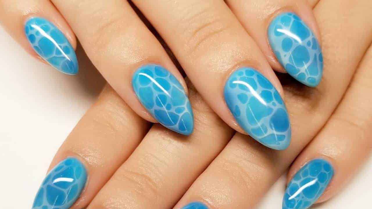 Unhas com efeito piscina Tutorial FÁCIL para fazer a melhor manicure