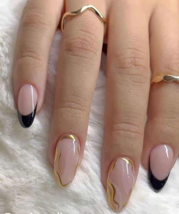 Unhas elegantes com preto