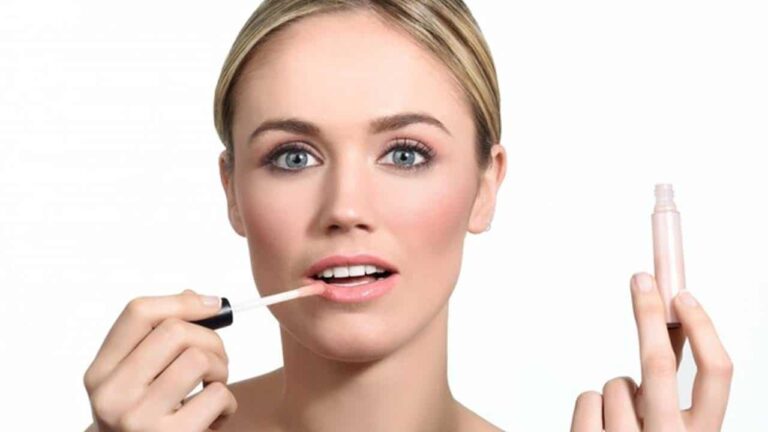 Confira como fazer um brilho labial personalizado em casa
