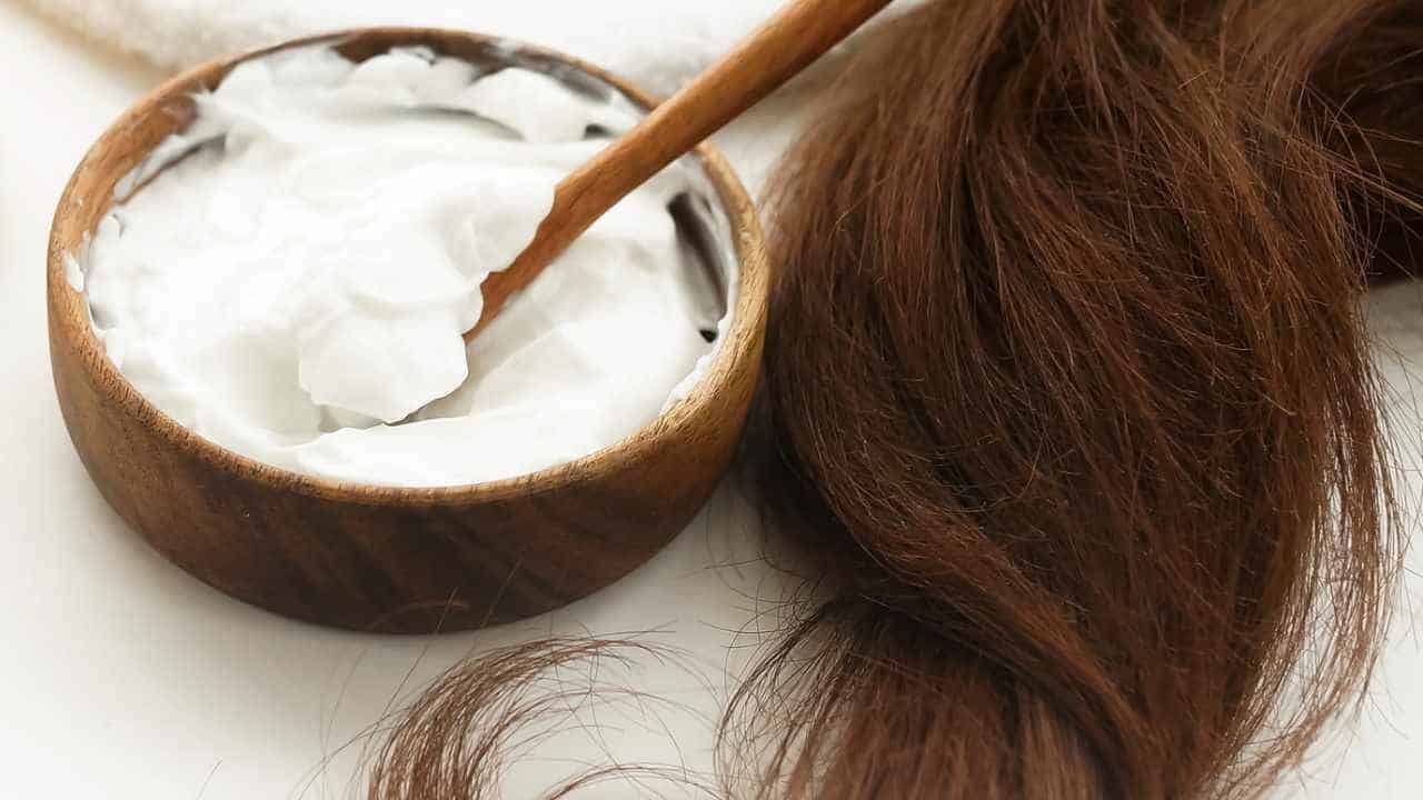 5 Fórmulas caseiras para salvar os cabelos secos e quebradiços
