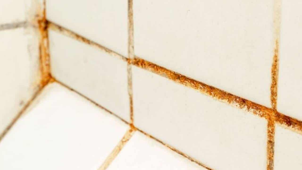 Solução natural que limpa juntas dos azulejos em 10 minutos