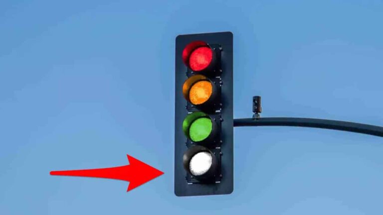 4ª cor nos semáforos