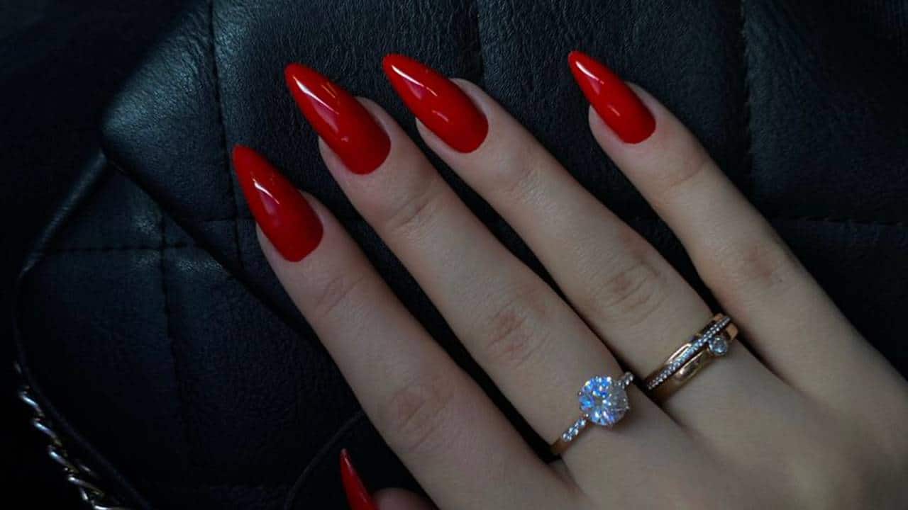 Cherry Nails: 5 ideias unhas cerejas que são muito elegantes!