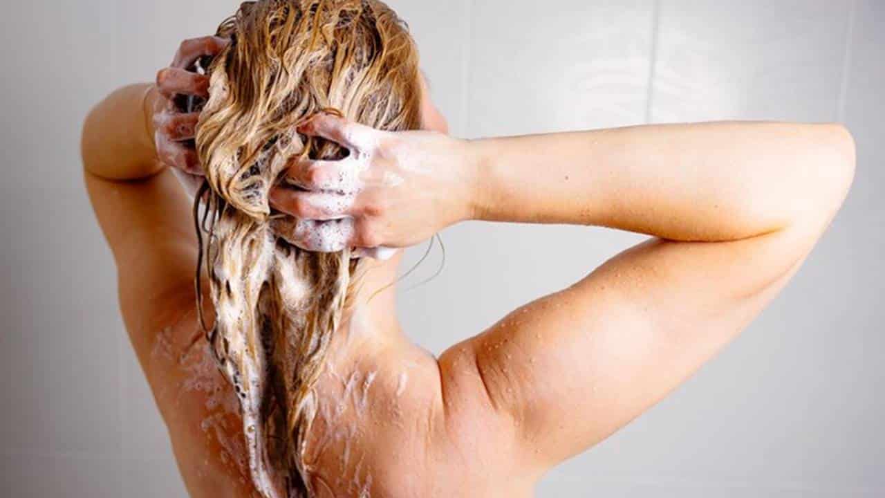 3 ingredientes que seu shampoo nunca deve ter porque prejudicam seu cabelo