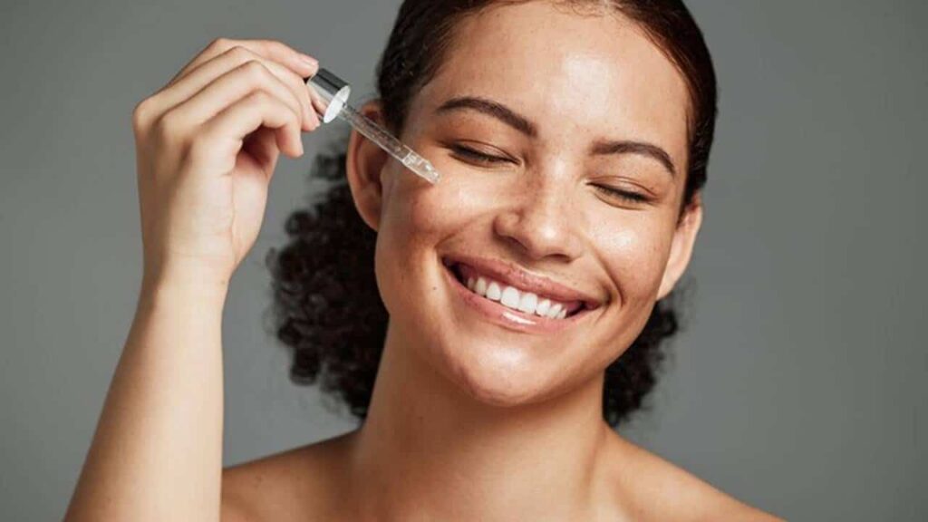Aplique esse tônico facial caseiro para eliminar rugas e rejuvenescer