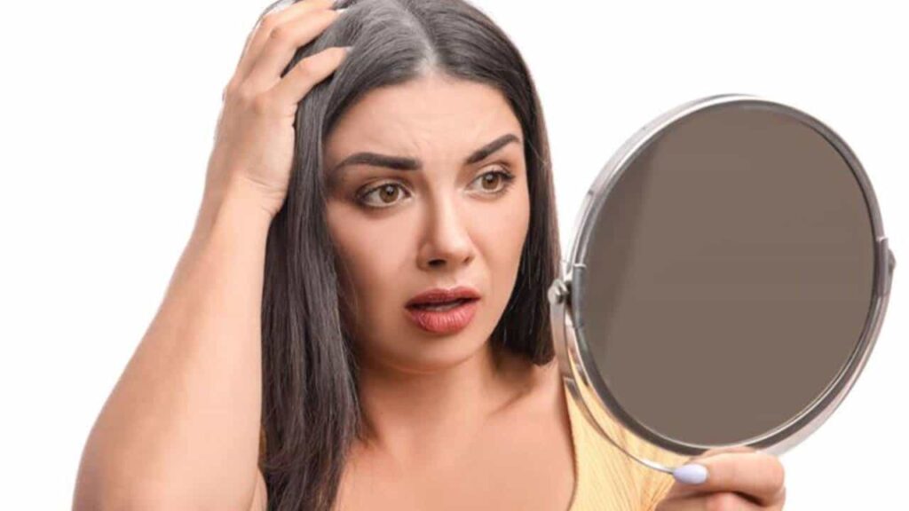 Você só vai precisar de 3 ingredientes para pintar os grisalhos