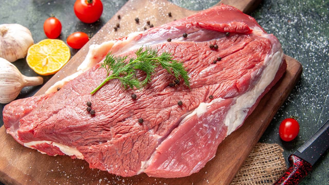 Método incrível e barato para amaciar carne de segunda