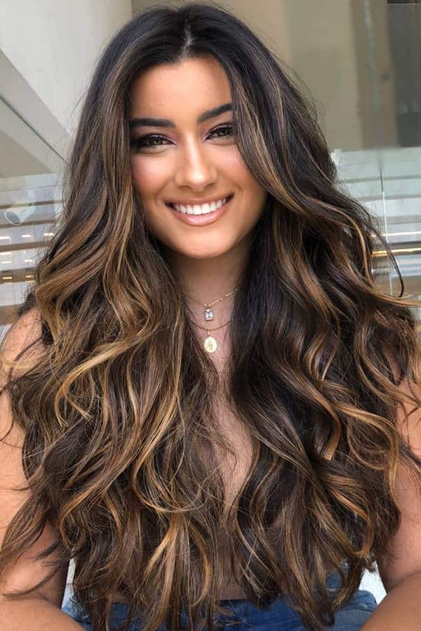 luzes para cabelo morena bonita