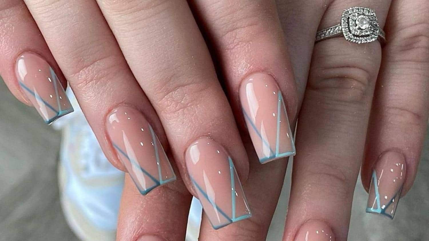 4 maneiras de adicionar detalhes de moda às suas unhas francesinhas