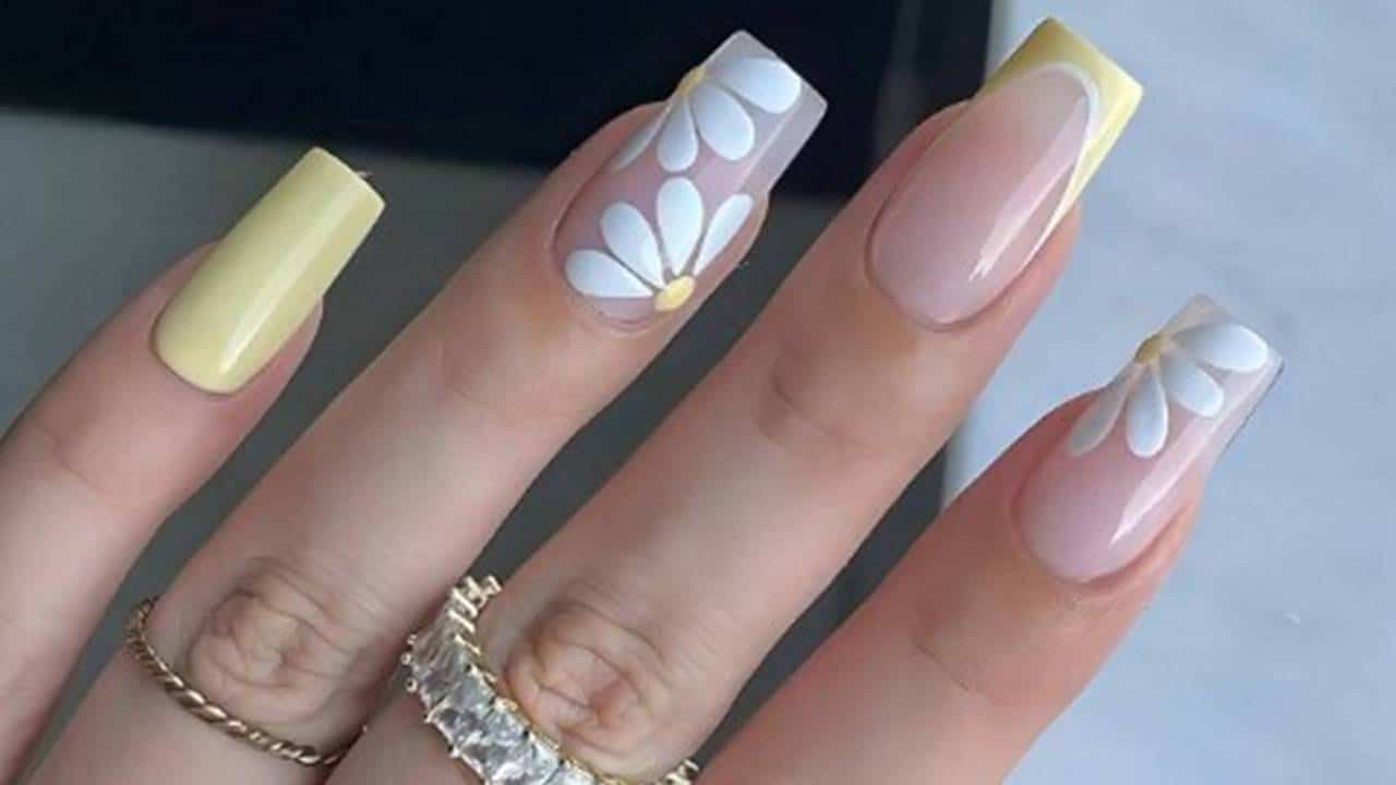 unhas bonitas com flores passo a passo