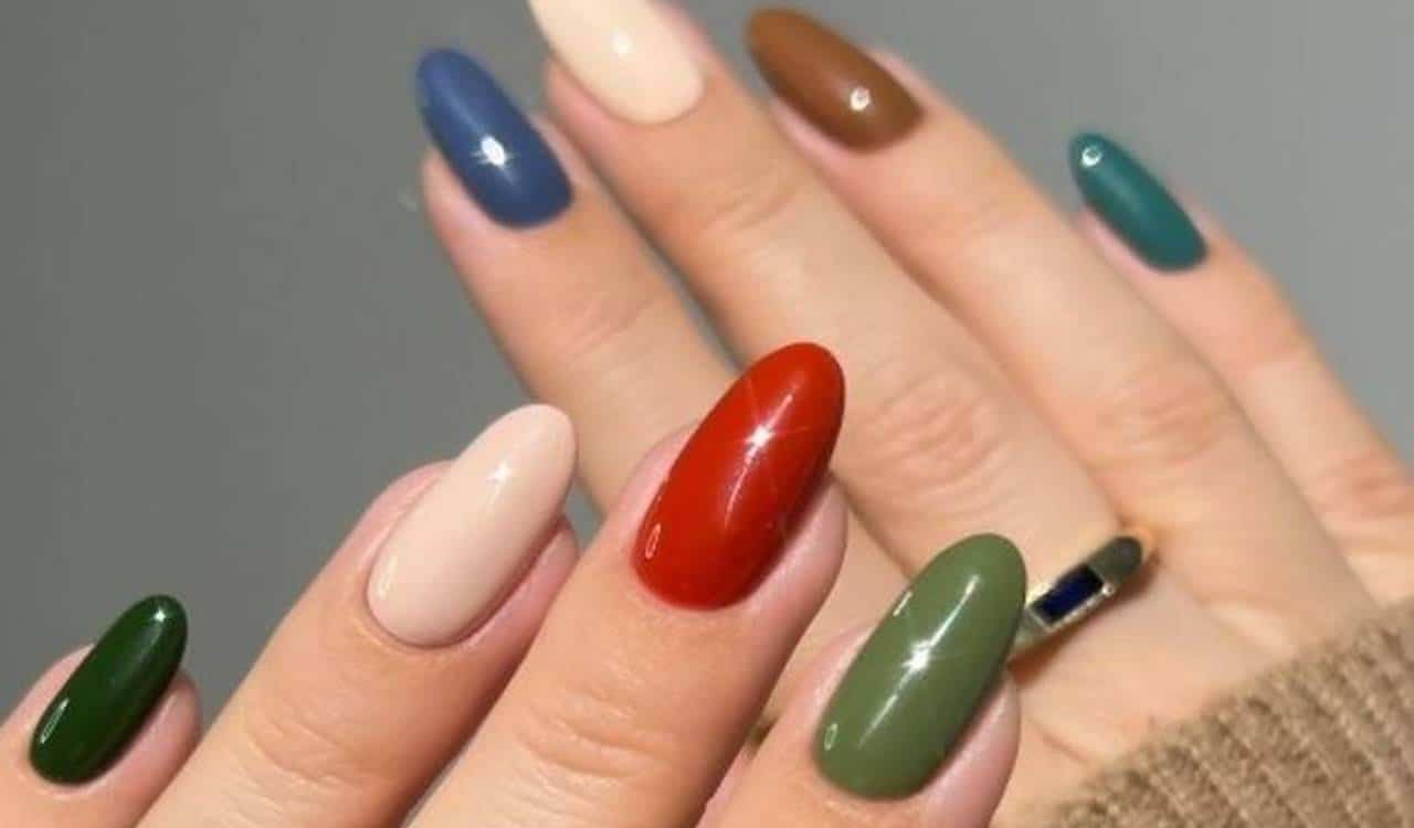 Unhas coloridas: 5 tons de esmalte que rejuvenescem as mãos!