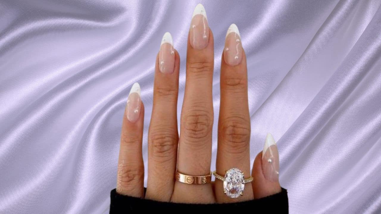 Unhas com pérolas: 3 designs para ter mãos únicas e elegantes