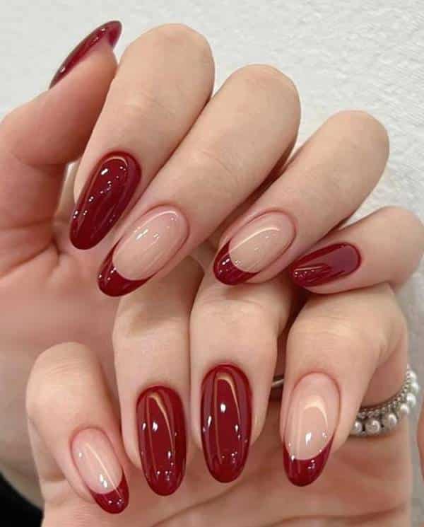 unhas com vermelho elegante e bonito