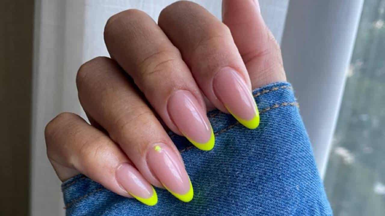 3 designs de unhas Neon