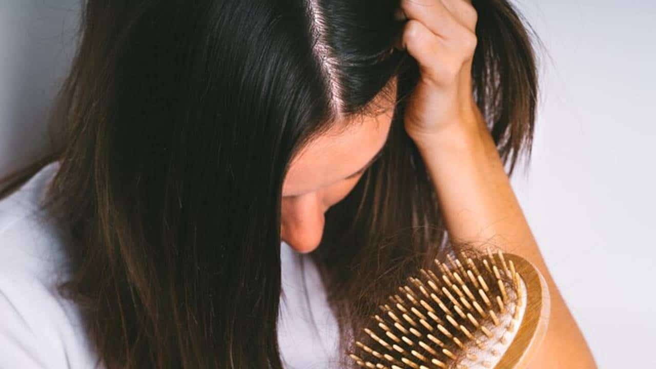 5 dicas que você deve incluir na sua rotina para evitar a queda de cabelo