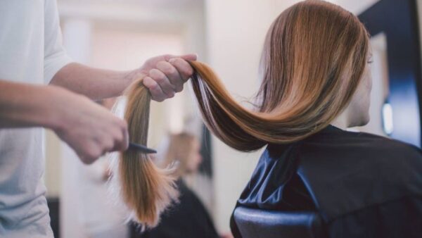 O corte de cabelo que usam para rejuvenescer