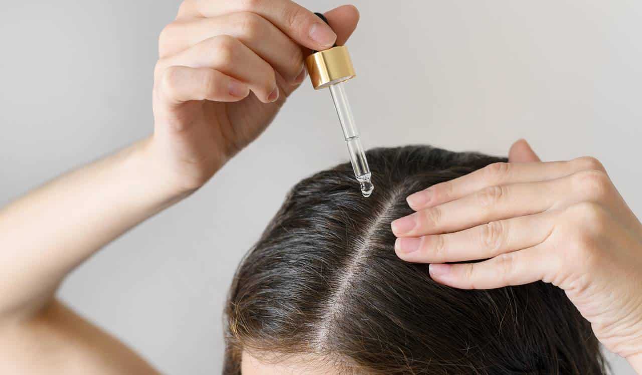 Use este sérum capilar para combater a queda e fazer o cabelo crescer