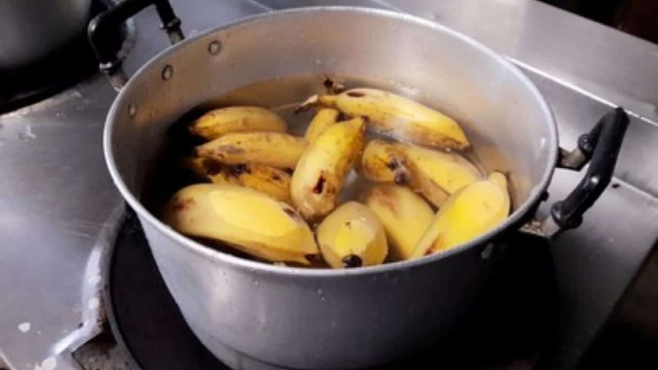 deve ferver 3 bananas antes de dormir?