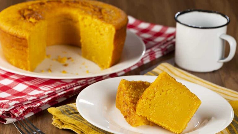 Confira o segredo desse bolo de fubá fofinho