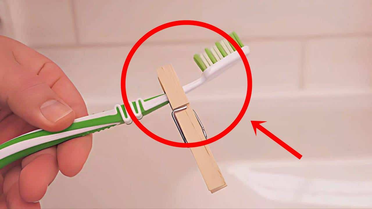 Coloque um prendedor de roupa na escova de dentes