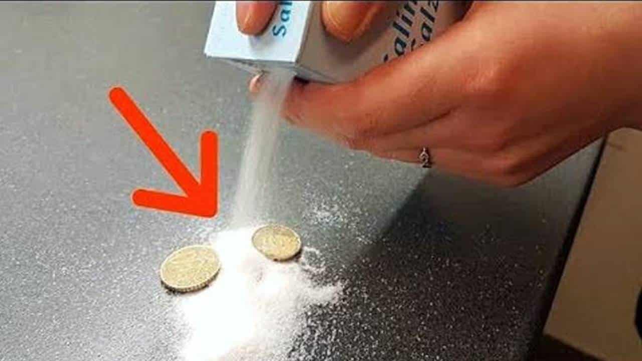 Por que você deve colocar sal no bolso?