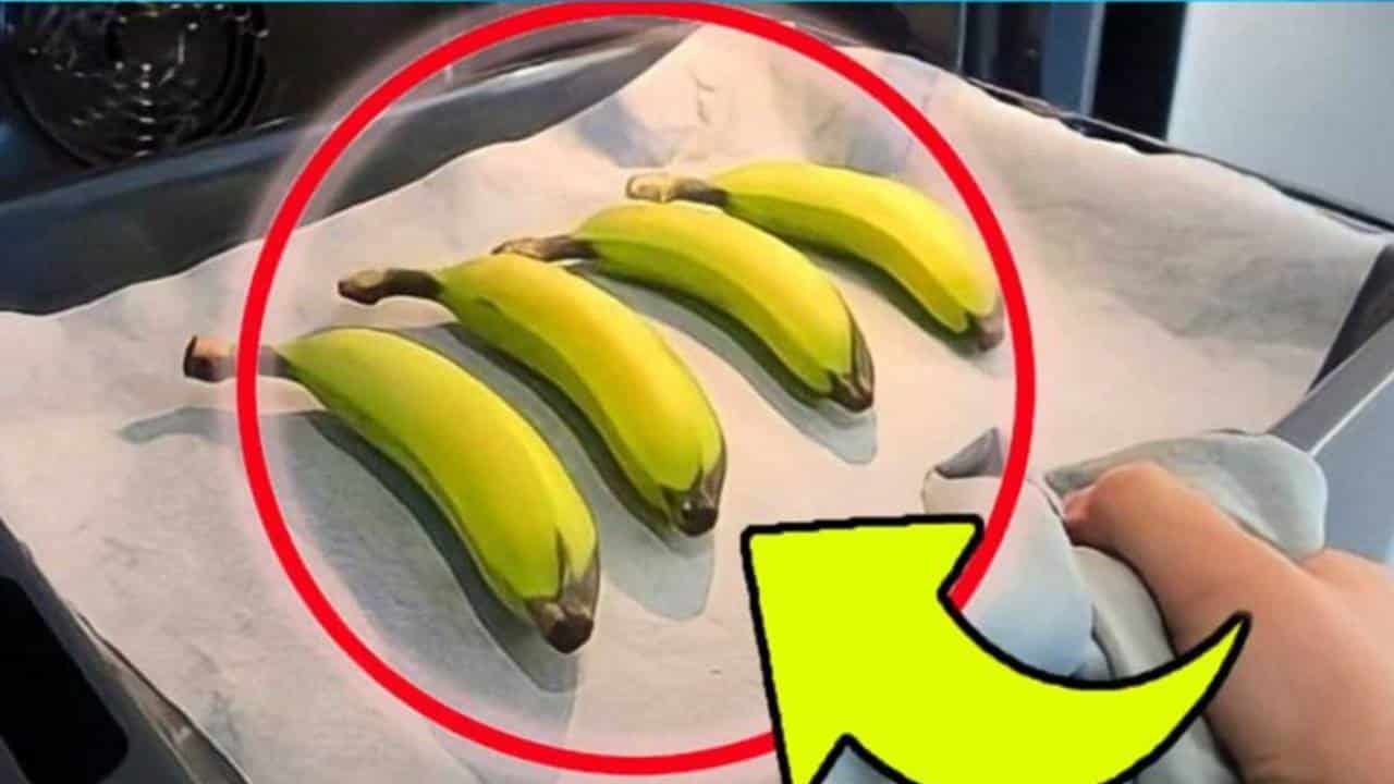Colocar 4 bananas no forno