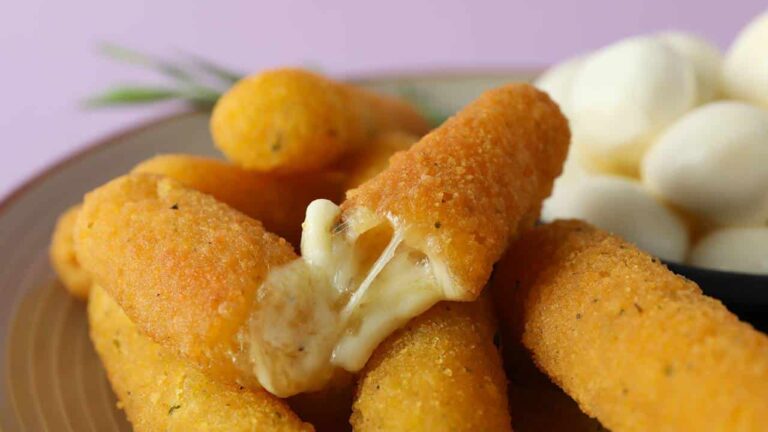 Palitos de batata com mussarela