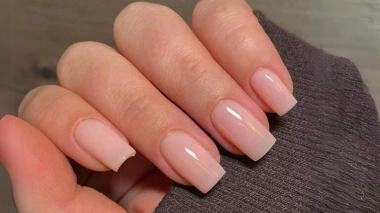 O segredo do bicarbonato de sódio para deixar as unhas lindas