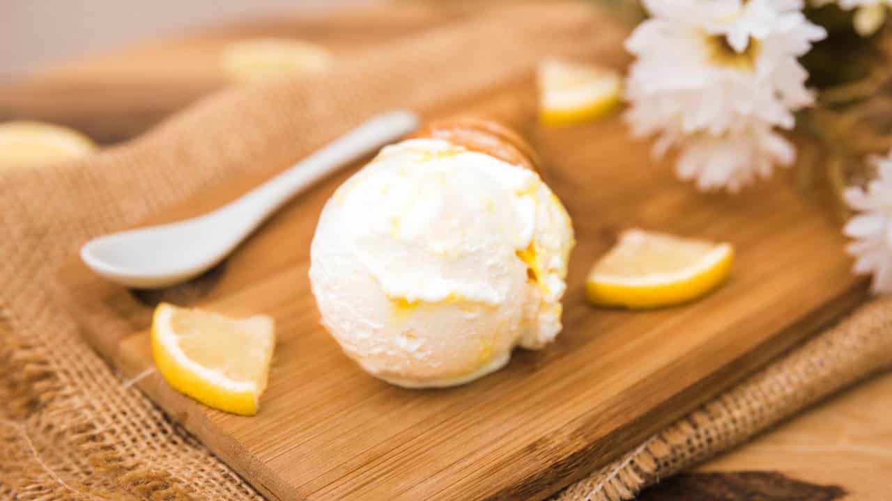 benefícios do sorvete de limão e como preparar