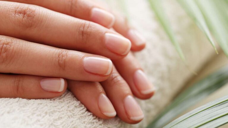 Aprenda como fortalecer as unhas com colágeno caseiro com vitamina E