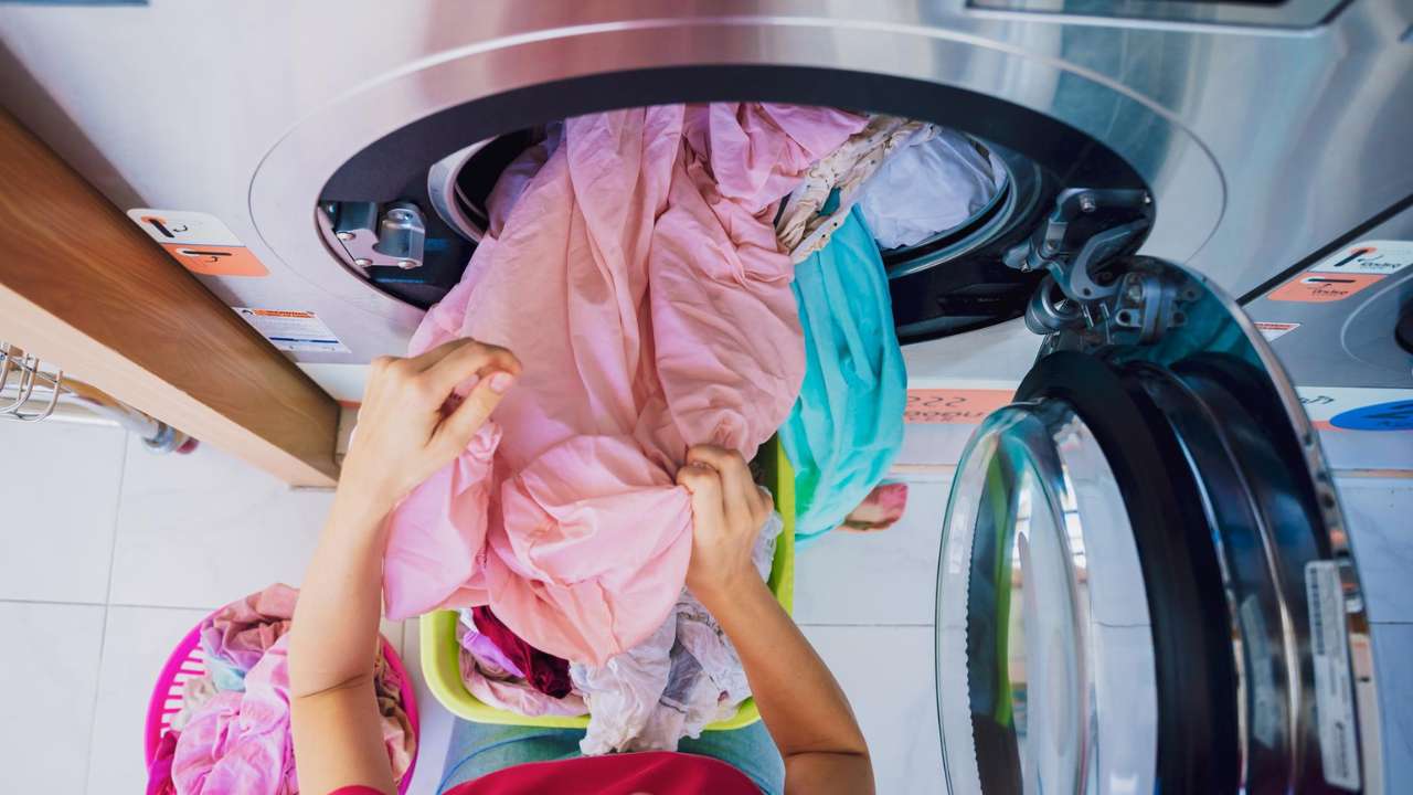 lavar roupas com louro maquina de lavar