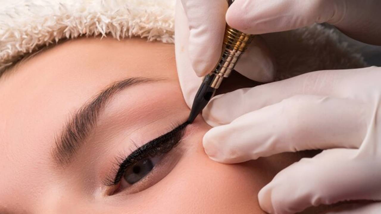 Tightline: a tendência de maquiagem que TRANSFORMA o visual
