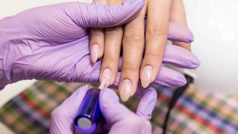 unhas longas e fortes