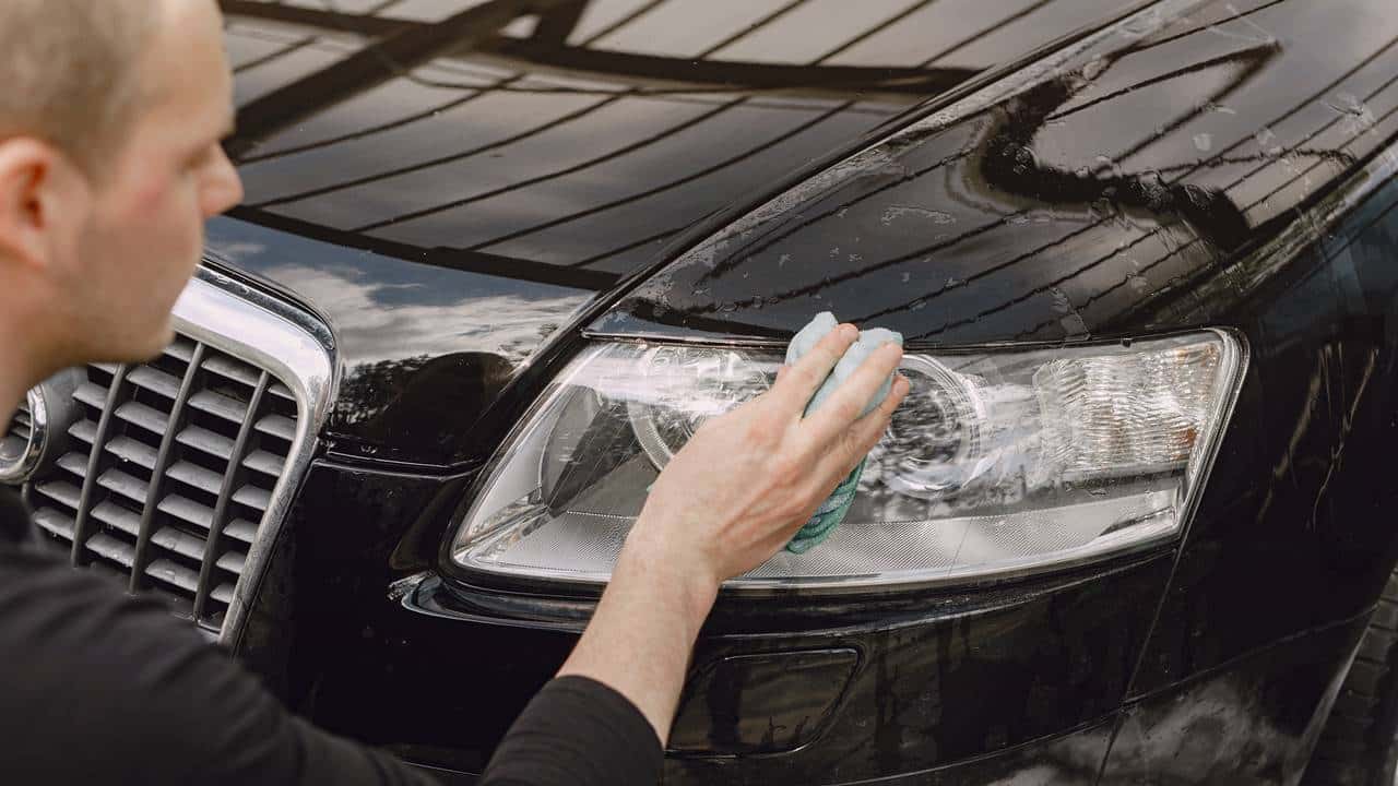 5 razões para limpar os faróis do carro com pasta de dente!