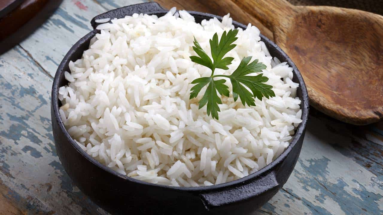 o arroz branco fique grudento