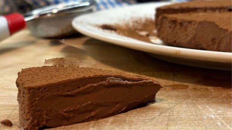 Bolo de chocolate com 2 ingredientes
